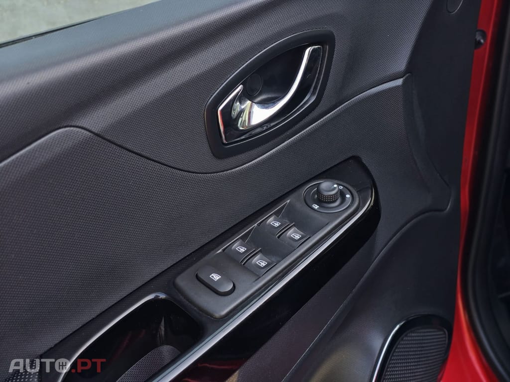 Renault Captur TCe 120 EDC Helly Hansen