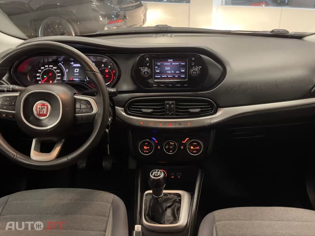 Fiat Tipo 1.3 M-Jet Easy JLL 17 (NACIONAL)