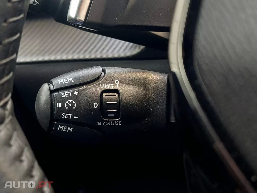 Peugeot 2008 1.2 Hybrid Allure e-DCS6