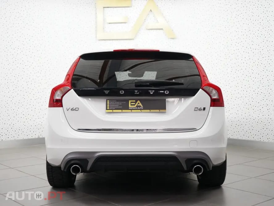 Volvo V60 2.4 D6 R-Design AWD Phev