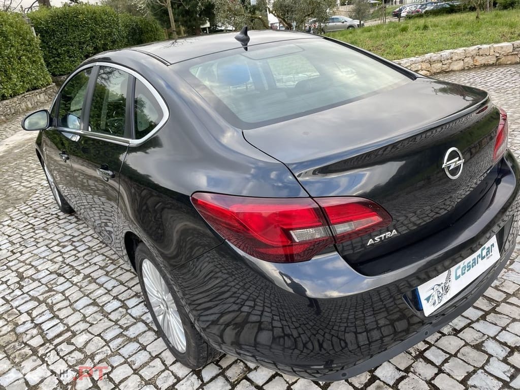Opel Astra 1.7 CDTi Cosmo Start/Stop