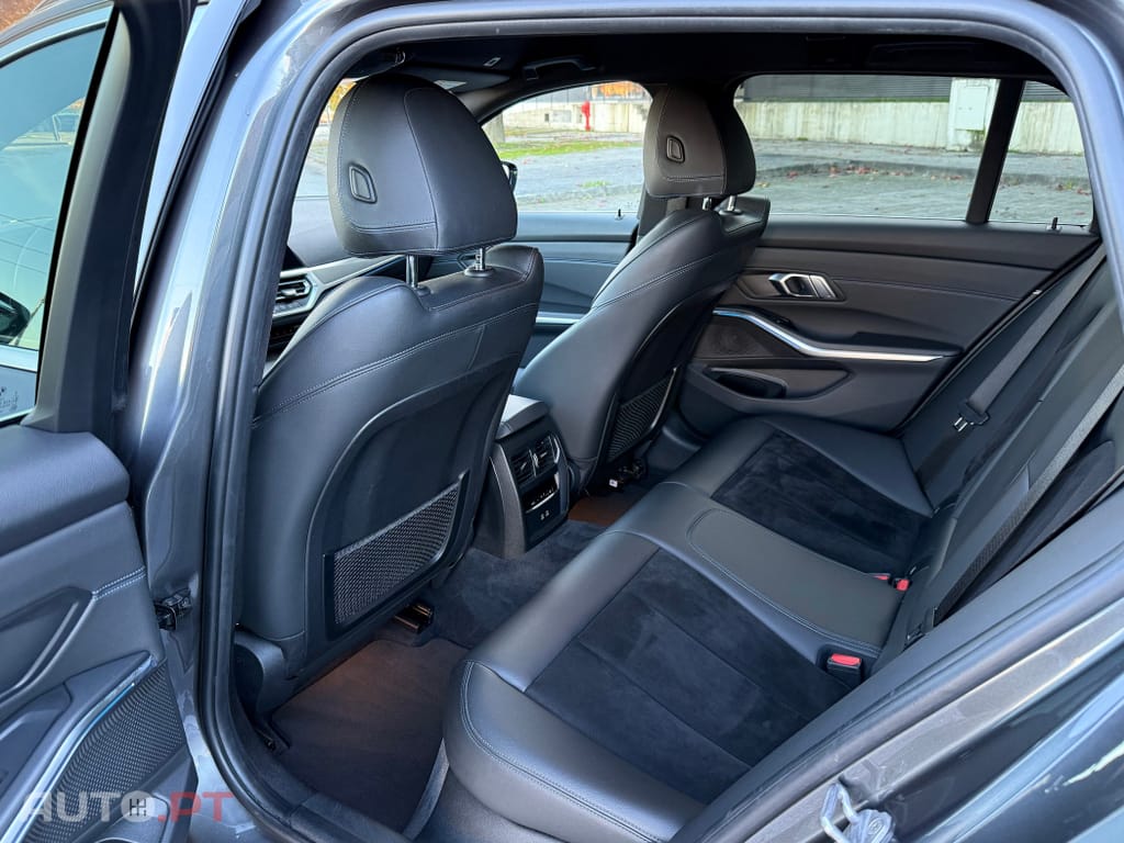 BMW 330 e Touring Pack M Auto