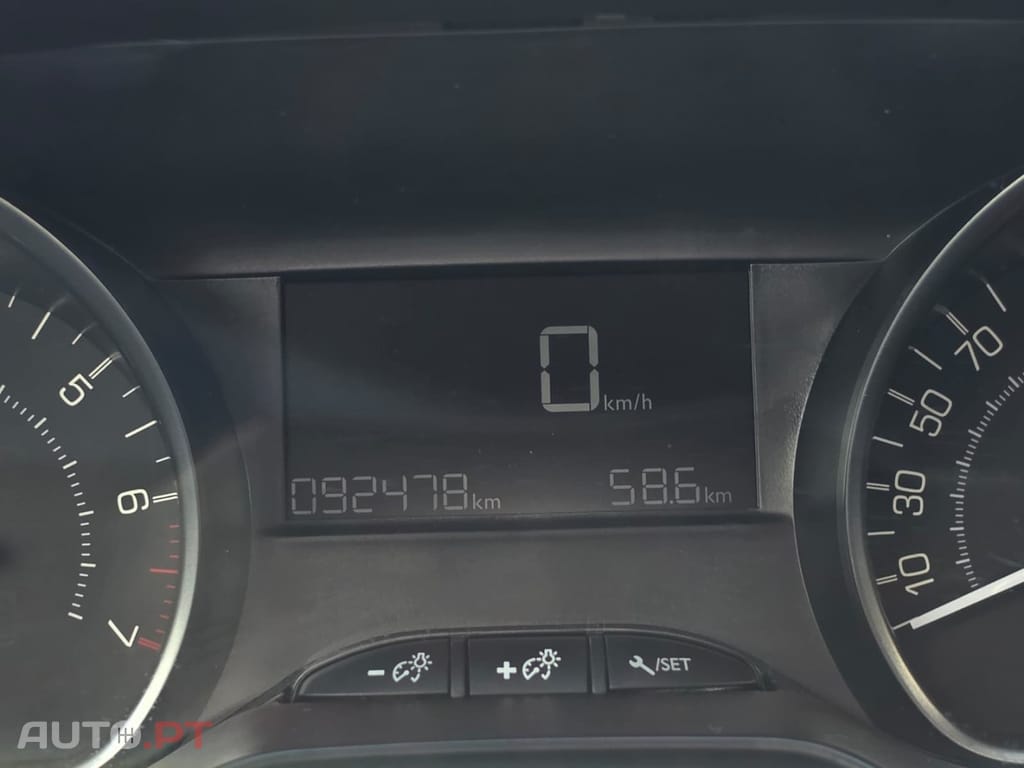 Peugeot 208 1.2 PureTech Signature