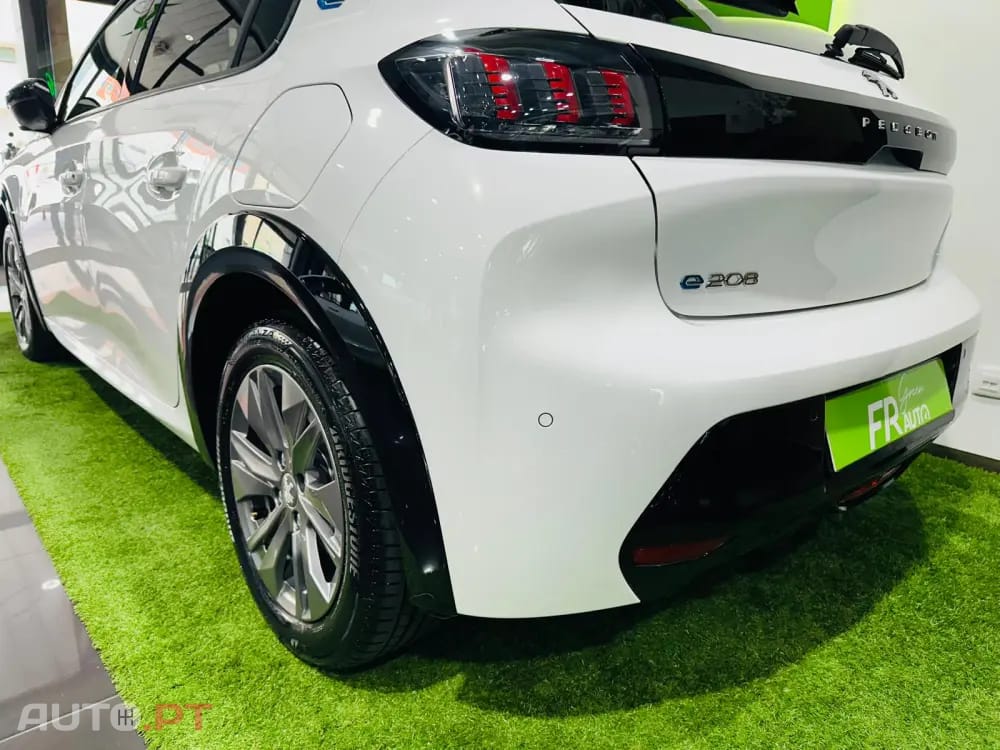 Peugeot E-208 50 kWh Style