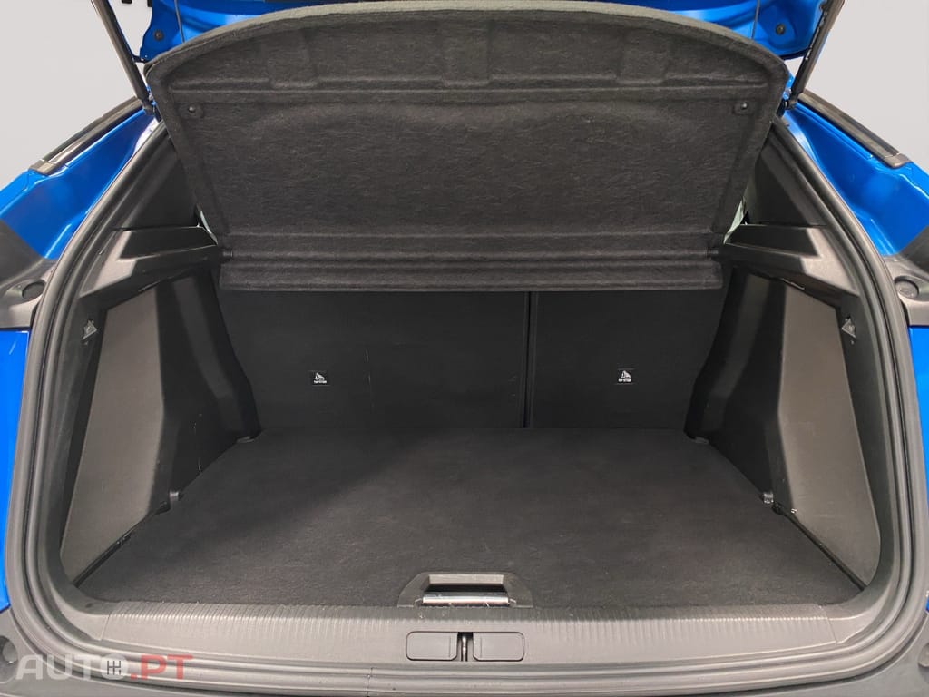 Peugeot E-2008 50 kWh Active Pack