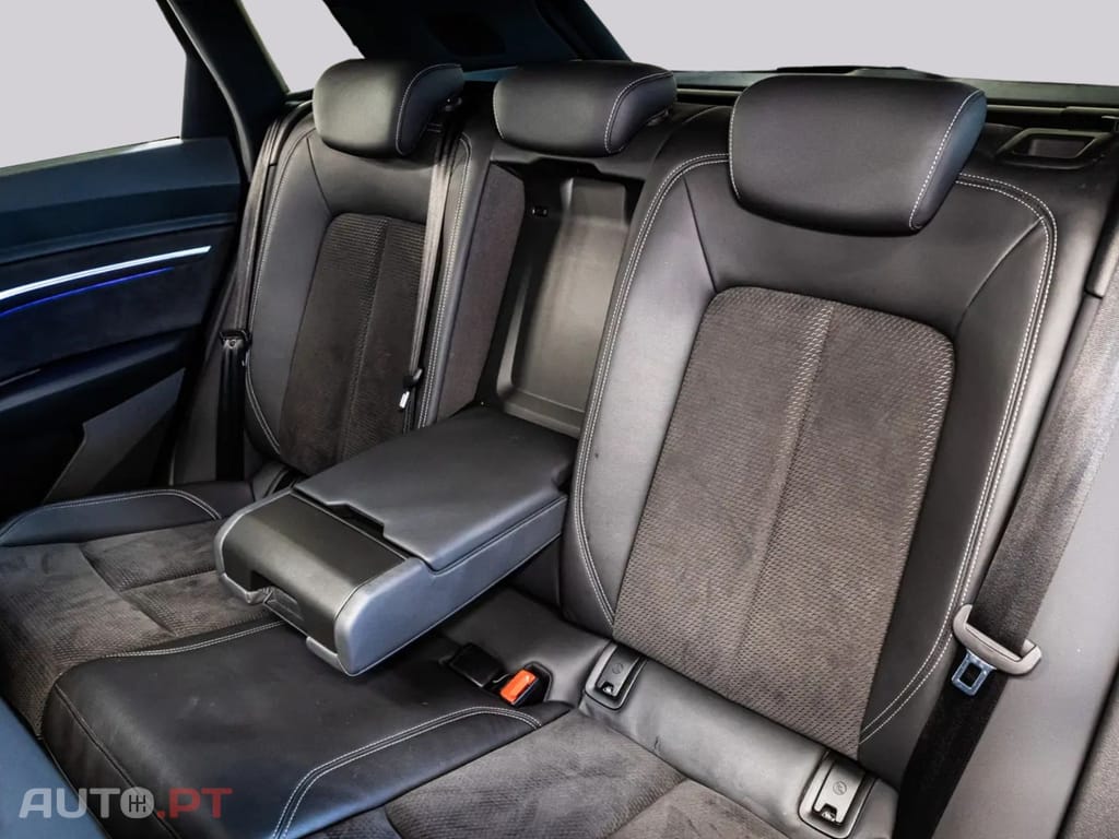 Audi E-Tron I.V.A DEDUTÍVEL  50  S LINE