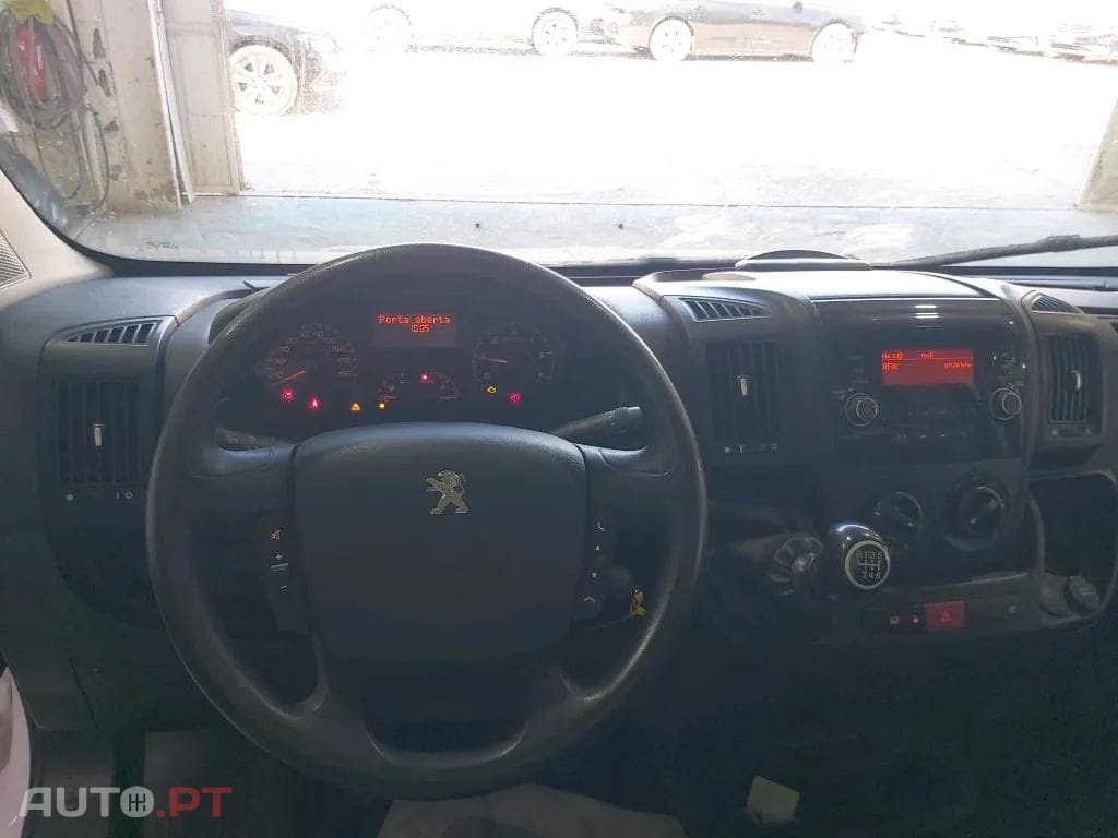 Peugeot Boxer 2.2 BlueHDi 335 L3H3 Pro