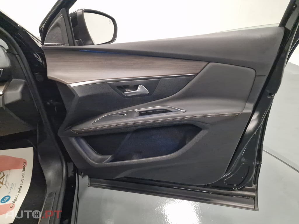 Peugeot 3008 1.6 Hybrid4 GT Line e-EAT8