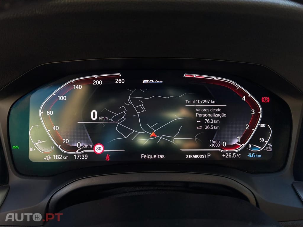 BMW 330 e Touring Pack M Auto — fotografia 20