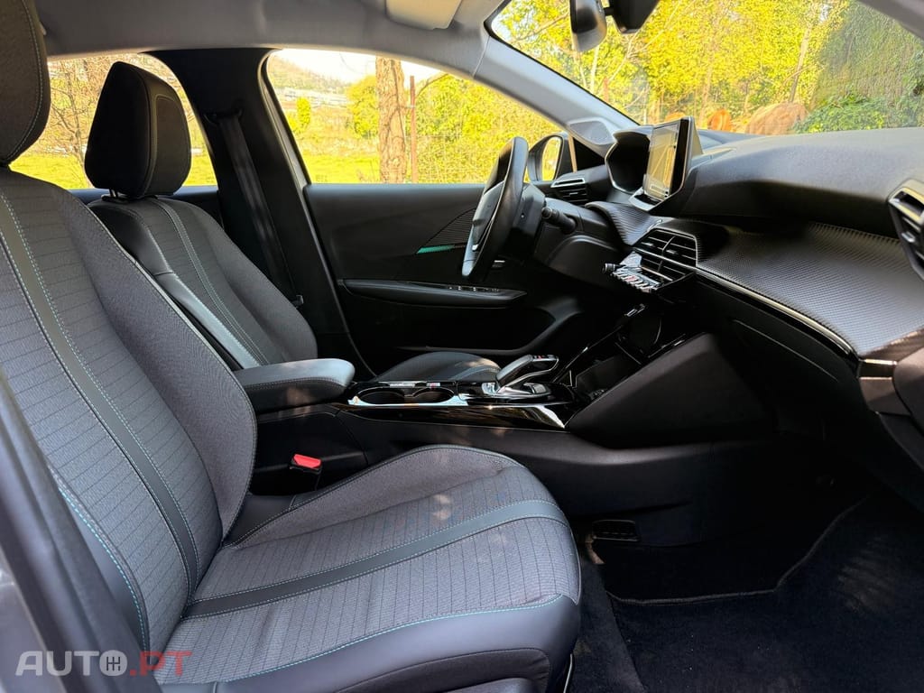 Peugeot E-208 50 kWh Allure
