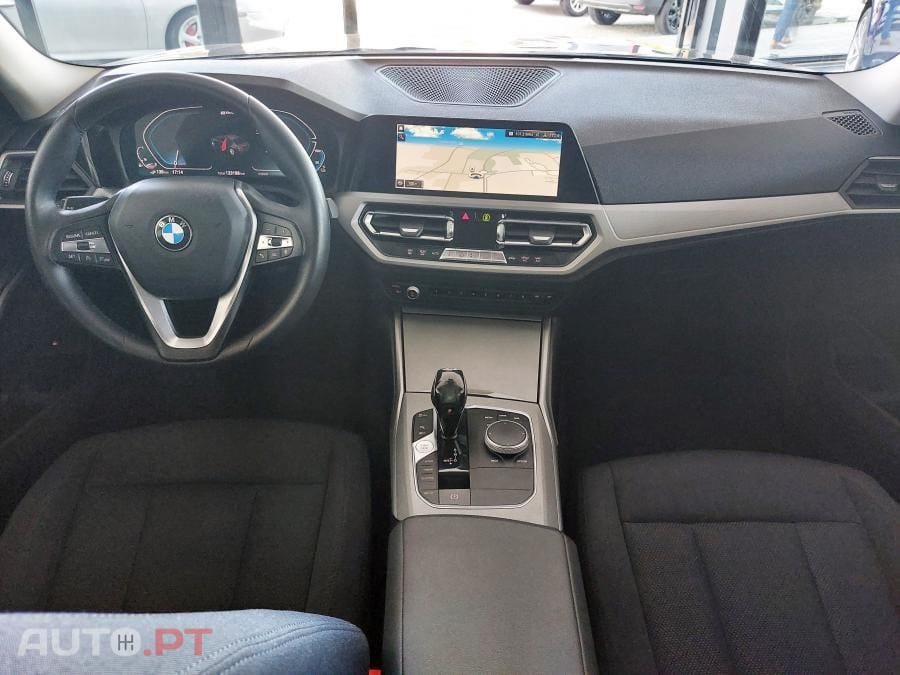 BMW 330 e Auto