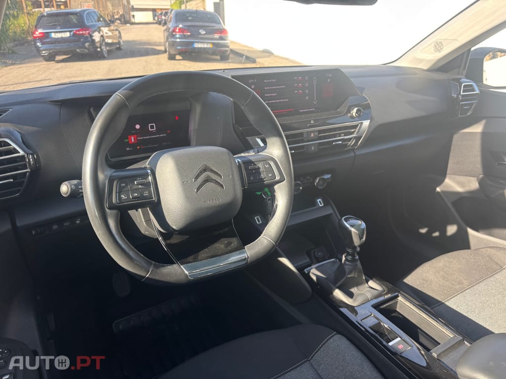 Citroen C4 PureTech 130 Stop&Start SHINE
