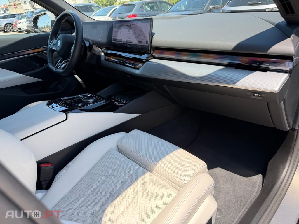 BMW 530 e Pack Desportivo M Pro