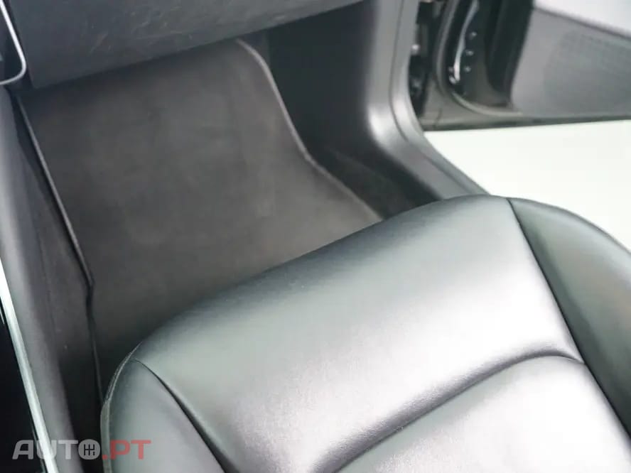 Tesla Model 3 Standard Range Plus RWD