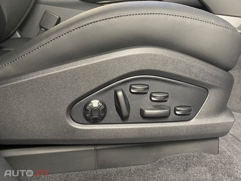 Porsche Macan Turbo  I.V.A DEDUTÍVEL