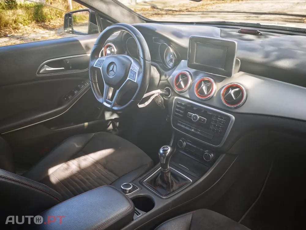 Mercedes-Benz CLA 200