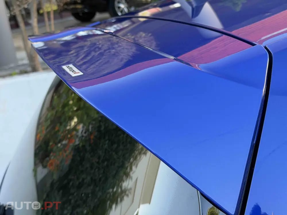 Volkswagen Golf R 4Motion (BlueMotion )