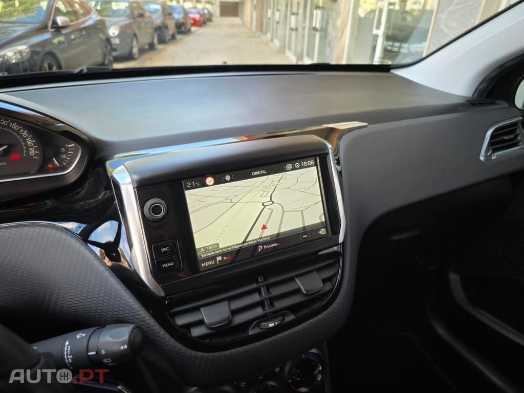 Peugeot 2008 1.6 BlueHDi Style