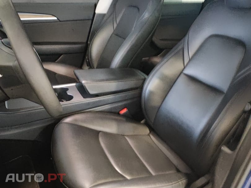 Tesla Model 3 Standard Range Plus RWD