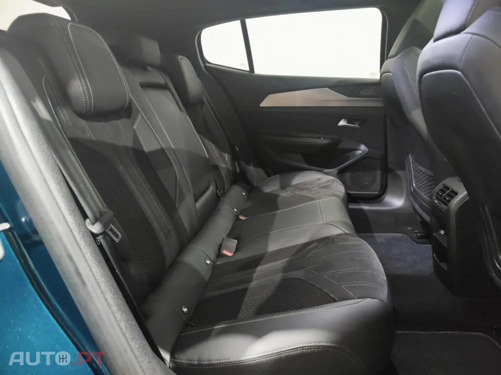 Peugeot 408 1.6 Hybrid GT e-EAT8