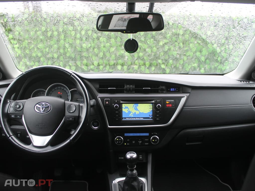 Toyota Auris 1.4 D-4D Exclusive