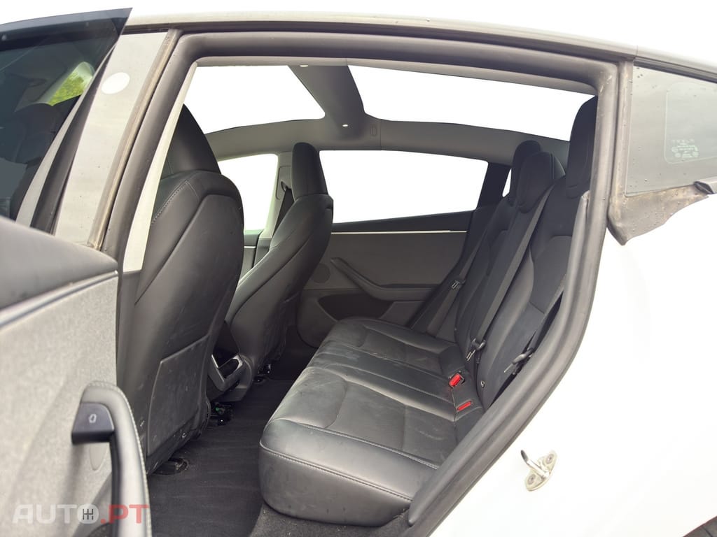 Tesla Model 3 Tração Traseira