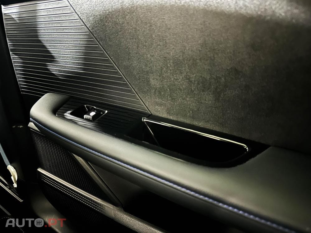 MG MG4 77 kWh Extended Range Luxury