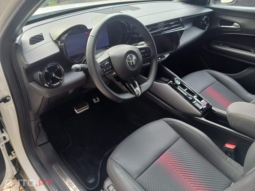 Alfa Romeo Junior 1.2 Speciale eDCT6