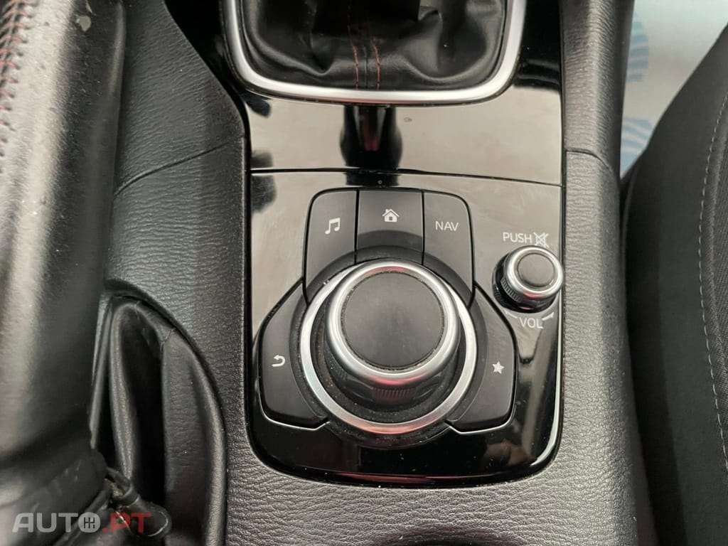 Mazda 3 1.5 Sky-D Evolve HS Navi