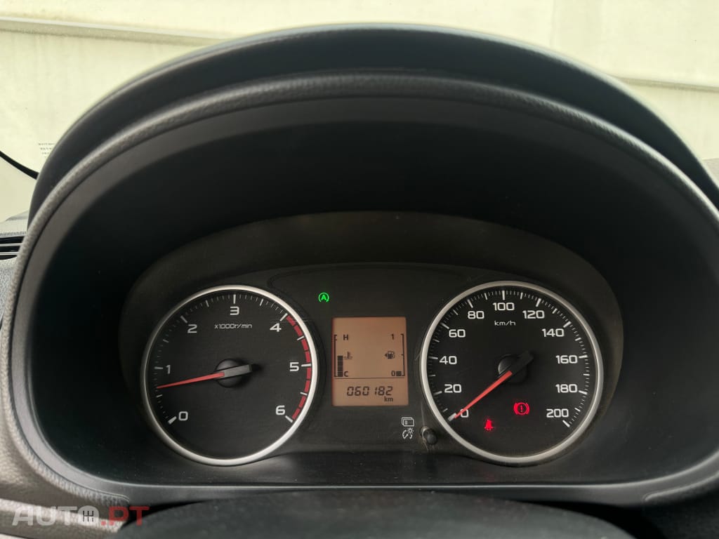 Mitsubishi L200 2.4 DI-D CD Campera 4WD