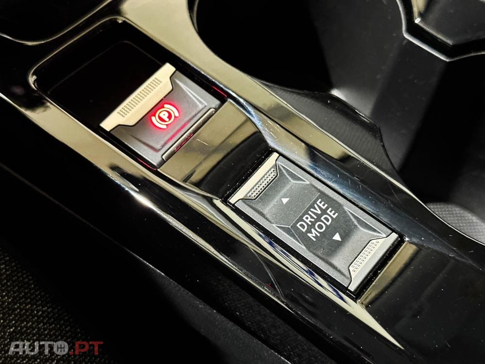 Peugeot E-208 50 kWh SE Style