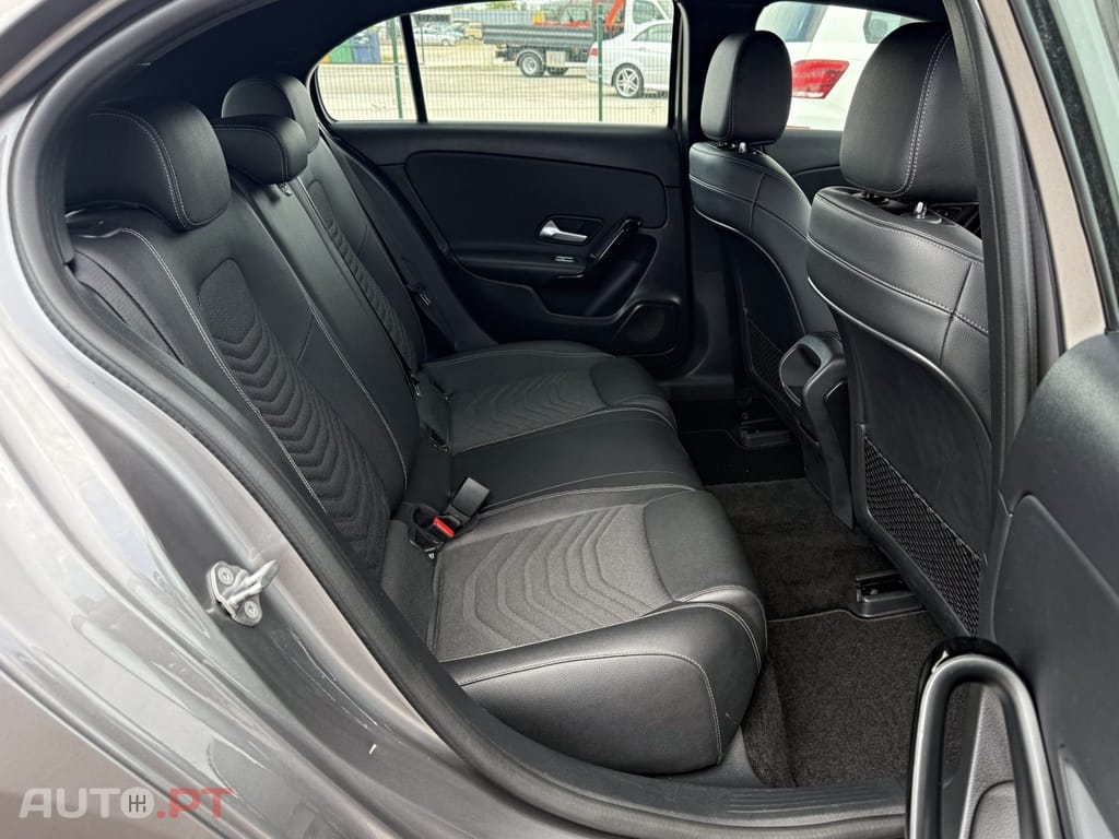 Mercedes-Benz A 180 d 7G-DCT Style — fotografia 12