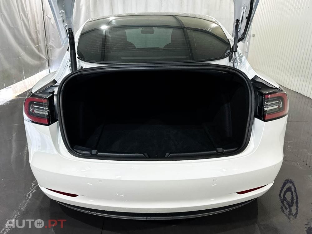 Tesla Model 3 Standard Range Plus RWD