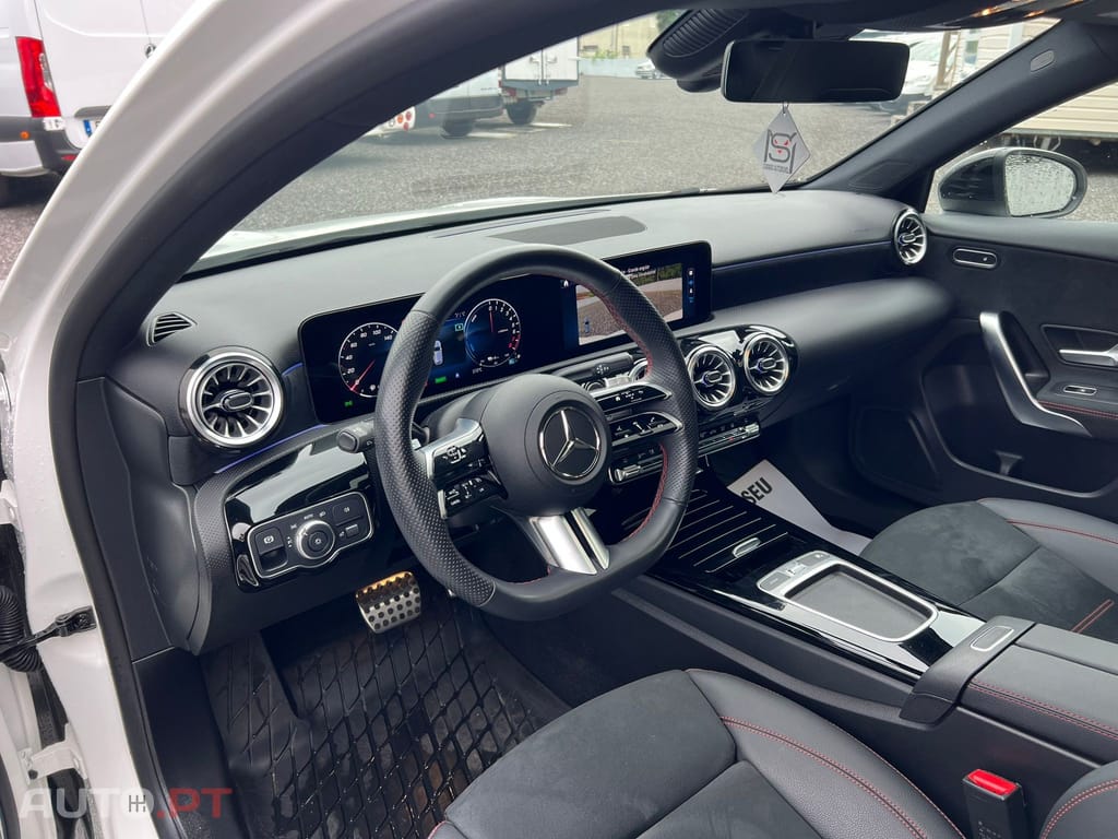 Mercedes-Benz A 250 e AMG Line