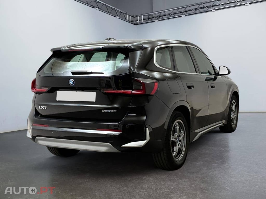BMW iX1 xDrive30 xLine