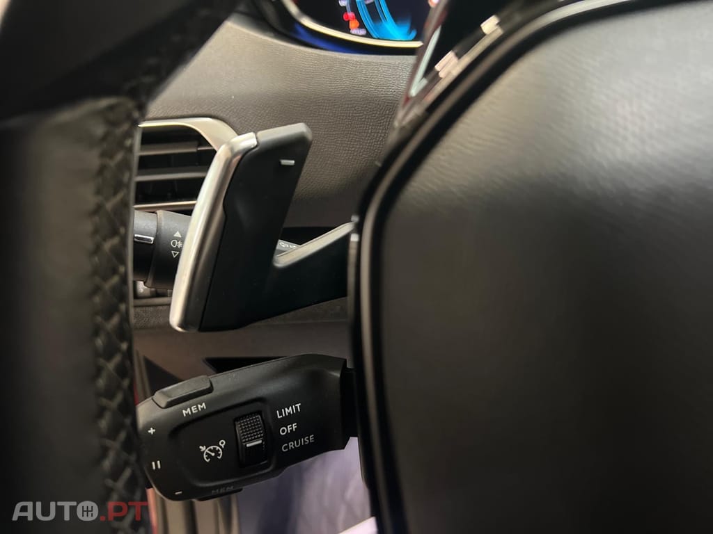 Peugeot 3008 1.6 Hybrid Allure Pack e-EAT8