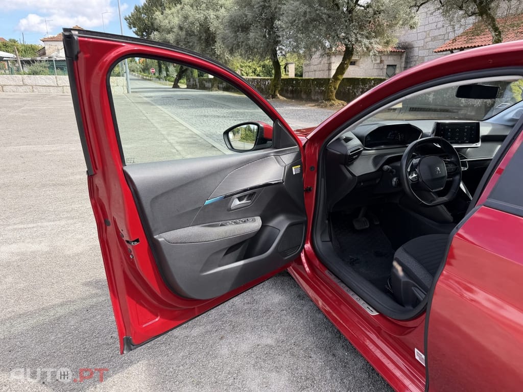 Peugeot E-208 50 kWh Allure