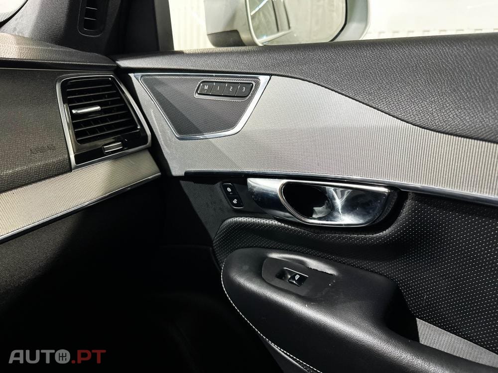 Volvo XC90 2.0 D4 R-Design