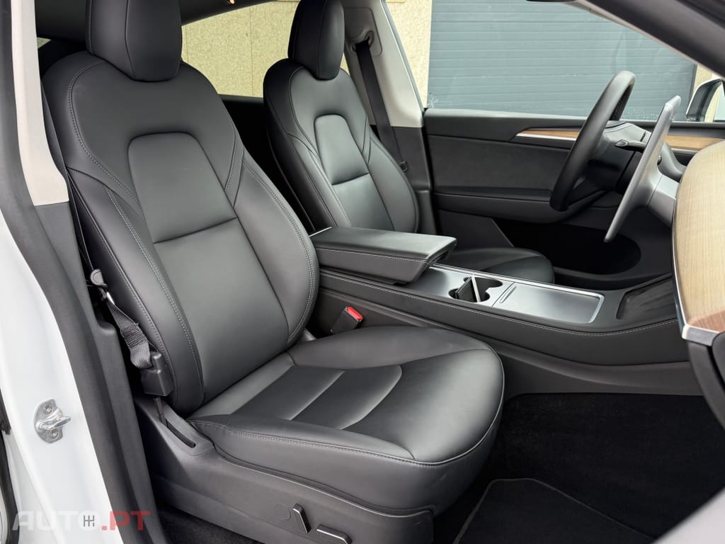 Tesla Model Y Long Range Dual Motor AWD