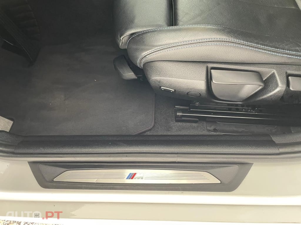 BMW 116 d Pack Desportivo M Auto