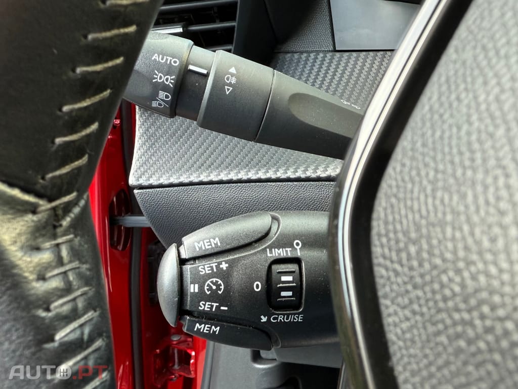 Peugeot 2008 PureTech 100 Stop&Start Allure Pack