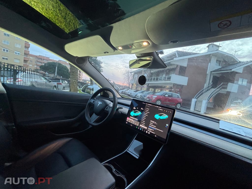 Tesla Model 3 Standard Range Plus RWD