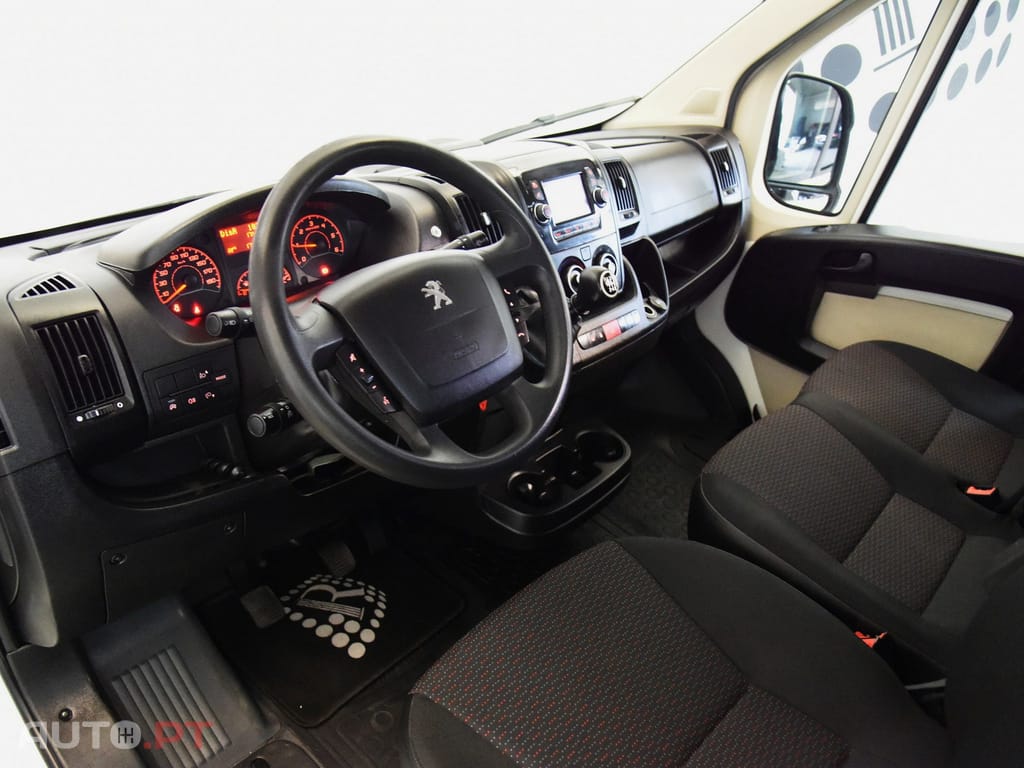Peugeot Boxer 2.0 BlueHDi 335 L3H2 Pro