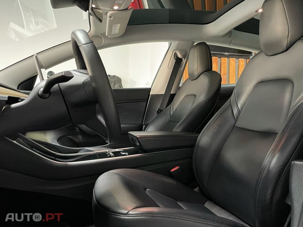 Tesla Model 3 Standard Range Plus RWD