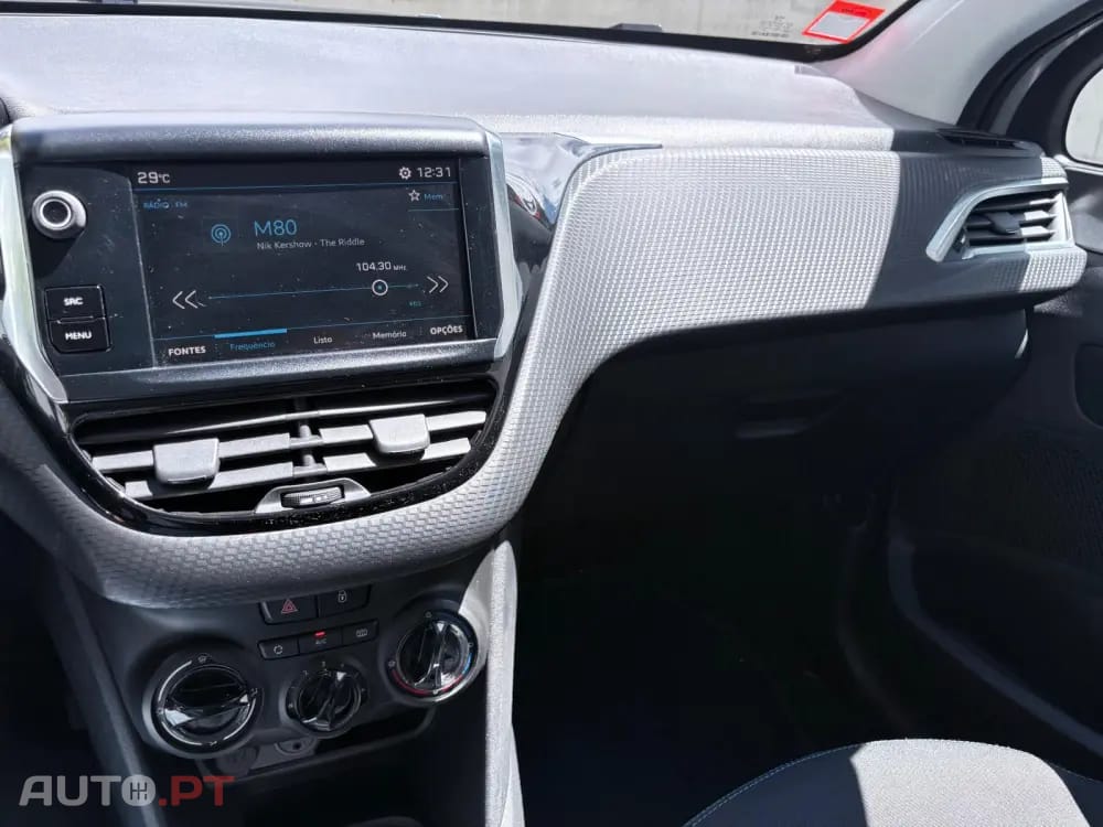Peugeot 208 1.6 BlueHDi Style