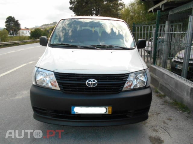Toyota HiAce 2.5D-4D 9Lugares