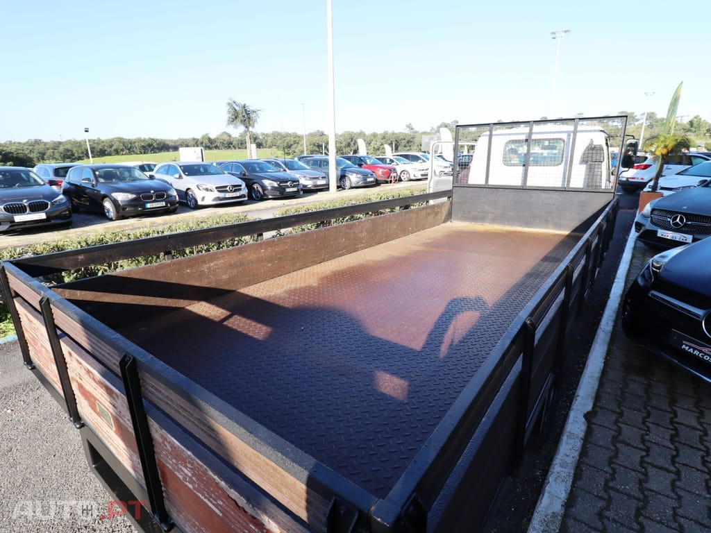 Isuzu Série N NKR 55 LL 5D