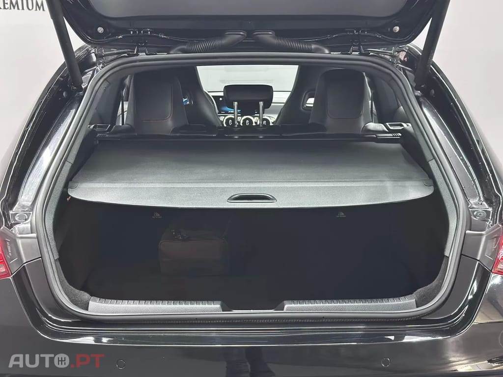 Mercedes-Benz CLA 250 e Shooting Brake AMG Line