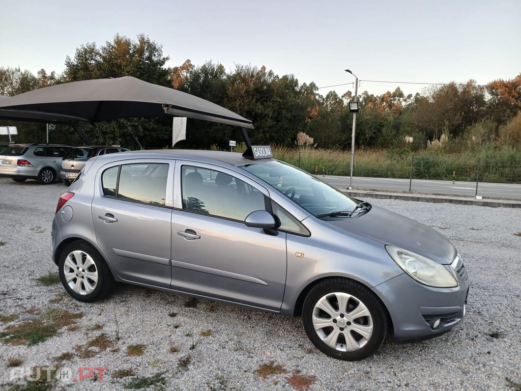Opel Corsa 1.2 Enjoy