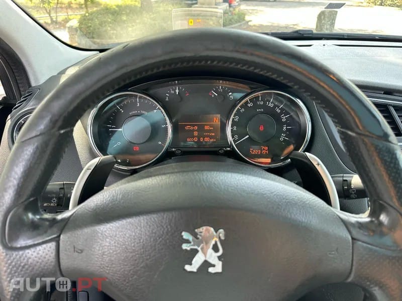 Peugeot 5008 1.6 e-HDi 7L Allure 2-Tronic 113g